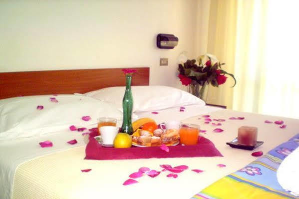 Hotel Criss Rimini Luaran gambar